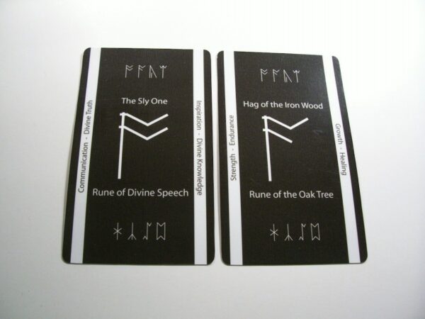 Hel's Aett Rune Cards by Wayuką́